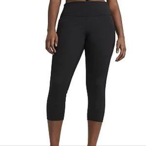 NWT Nike Fast Tight Fit Mid Rise Crop Length Leggings